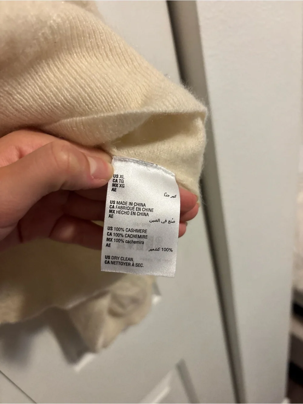 100% cashmere sweater in white/cream color, size XL